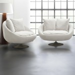 Πολυθρόνες τύπου lounge με μαξιλάρια σε μοντέρνο χώρο με παράθυρο. (Thumb 3)
