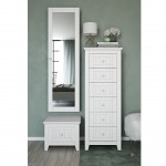 Συρταριέρα LETTO με έξι συρτάρια, καθρέφτη και ντουλάπι αποθήκευσης δίπλα σε παράθυρο. (Thumb 16)