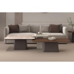Σύνθεση τριών coffee tables με καπάκια από κεραμικό, δρυ και λάκα, τοποθετημένα μπροστά από μοντέρνο καναπέ. (Thumb 8)