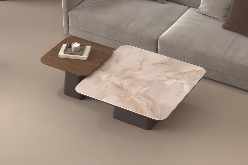 Coffee tables με κεραμικό καπάκι τύπου μαρμάρου και ξύλινο καπάκι, σε σύγχρονο καθιστικό. (Preview 3)