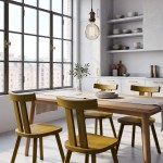 Σετ από καρέκλες Loft σε μουσταρδί χρώμα τοποθετημένες σε φωτεινή τραπεζαρία δίπλα σε μεγάλο παράθυρο με urban θέα. (Thumb 3)